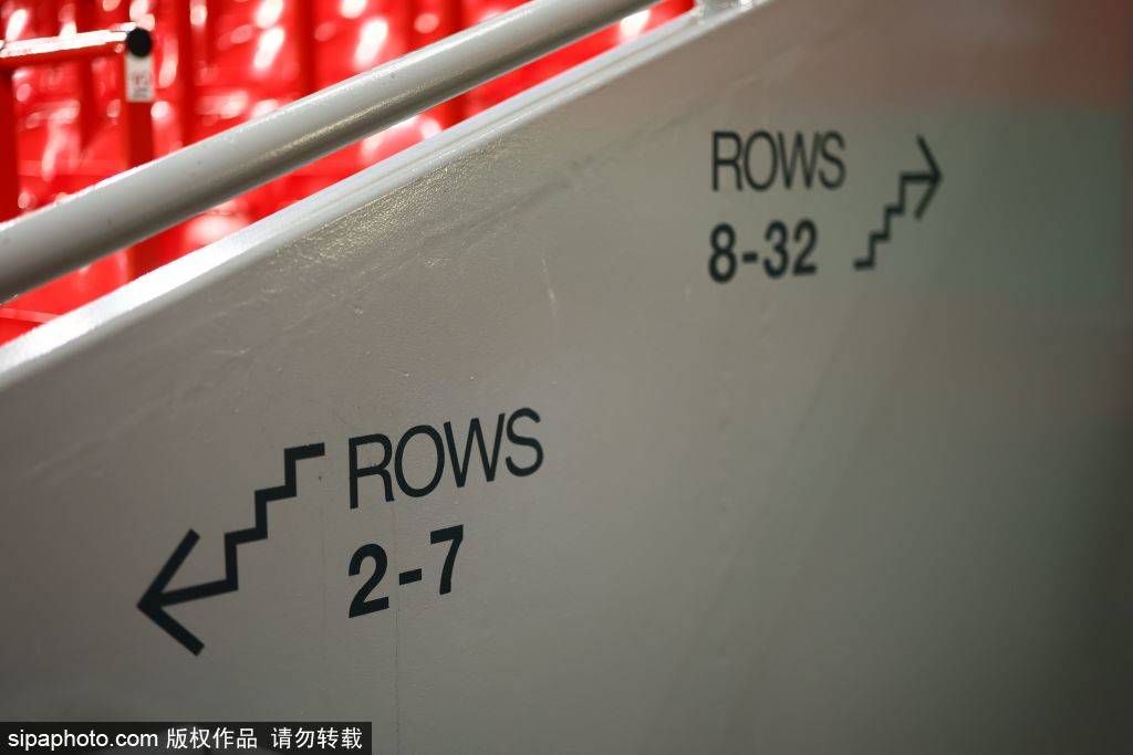 宽萨:萨拉赫是好榜样+更衣室重要人物,他曾在我困难时给予帮助